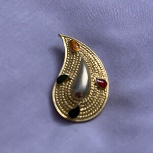 Vintage Textured GoldTone Teardrop Multicolor Teardrop Gripoix Stone Brooch
